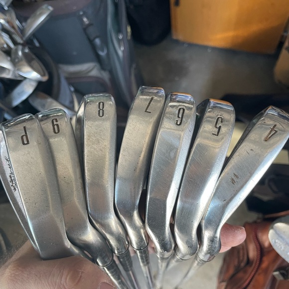 Ampex tour iron set in RH. 
7 pc iron set 
Steel shafts in S flex - Picture 1 of 11